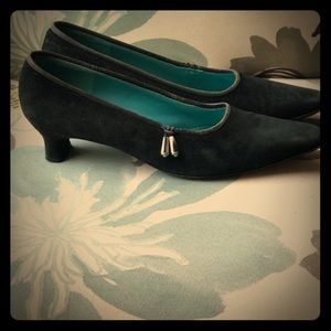 Salvatore Ferragamo Vintage Black Kitten Heel 6.5